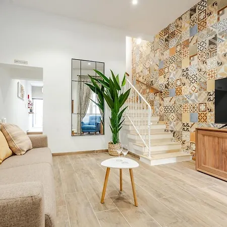Ferienhaus Townhouse With Jacuzzi & Bbq, Seaside, Near Sliema