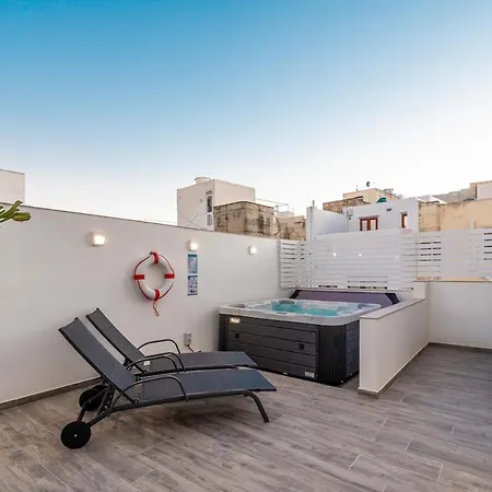 Townhouse With Jacuzzi & Bbq, Seaside, Near Ferienhaus