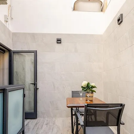 Ferienhaus Townhouse With Jacuzzi & Bbq, Seaside, Near Sliema