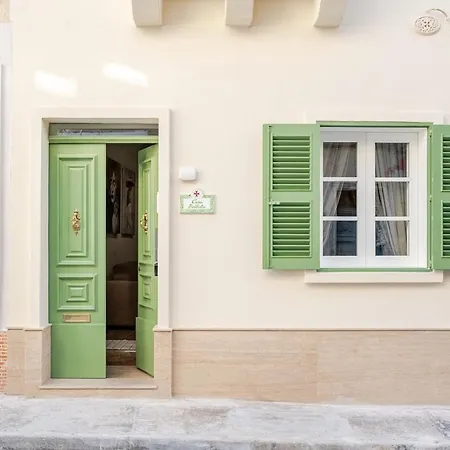 Ferienhaus Townhouse With Jacuzzi & Bbq, Seaside, Near
