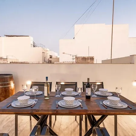Townhouse With Jacuzzi & Bbq, Seaside, Near