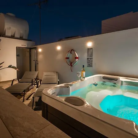 Holiday home Townhouse With Jacuzzi & Bbq, Seaside, Near Sliema
