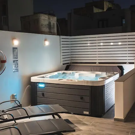 Townhouse With Jacuzzi & Bbq, Seaside, Near * Sliema