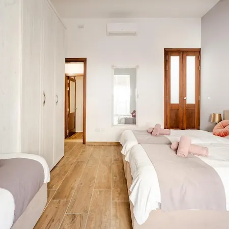 Townhouse With Jacuzzi & Bbq, Seaside, Near *