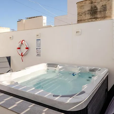 Townhouse With Jacuzzi & Bbq, Seaside, Near بيت للعطل