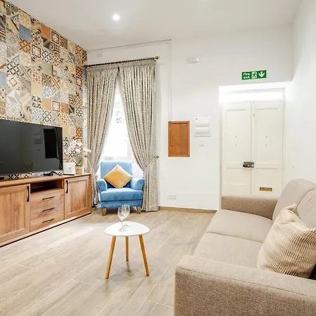 Townhouse With Jacuzzi & Bbq, Seaside, Near Сasa de vacaciones